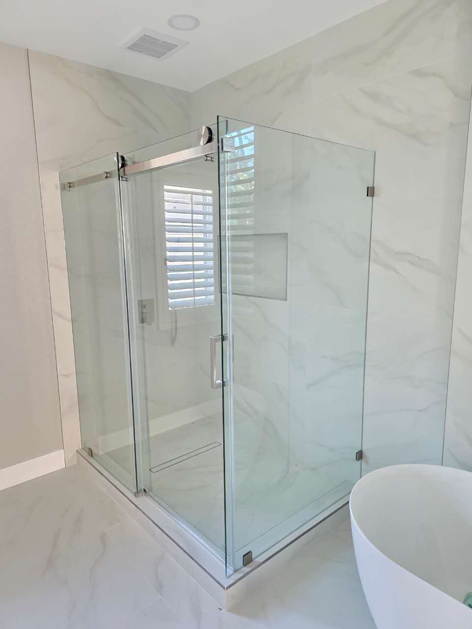 SERENITY - L SHAPE - IN BRUSHED NICKEL MODEL